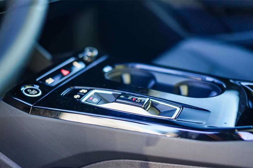 Thumbnail: 2025 Audi e-tron S - 20