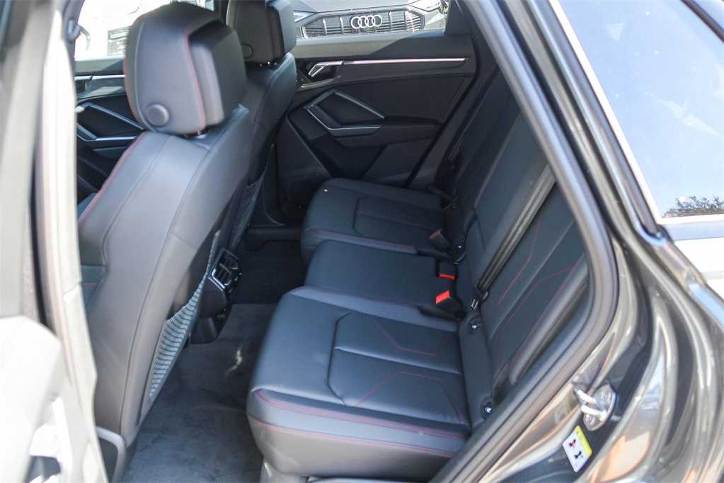 Thumbnail: 2025 Audi Q3 - 17