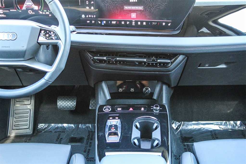 Thumbnail: 2025 Audi Q6 e-tron - 14