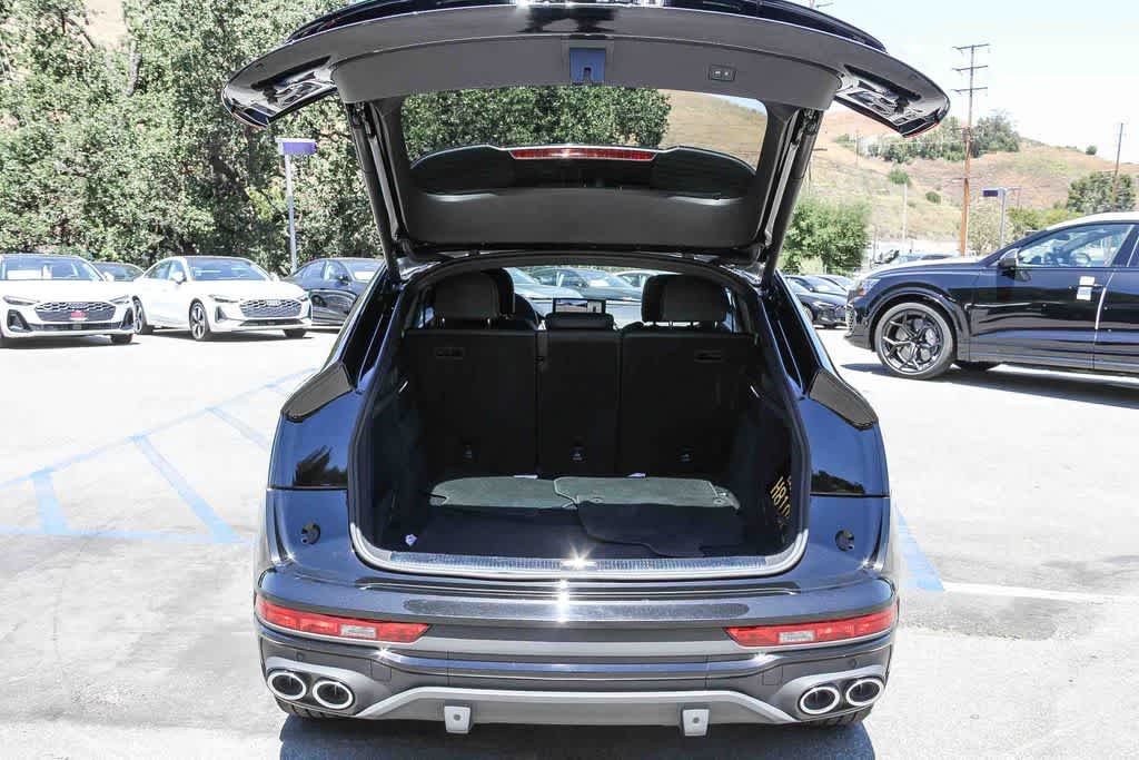 Thumbnail: 2023 Audi SQ5 - 26