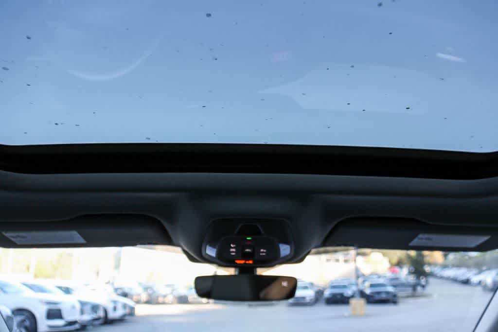 Thumbnail: 2025 Audi Q5 - 12