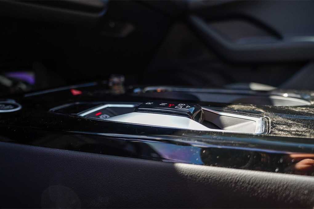 Thumbnail: 2025 Audi Q6 e-tron - 24