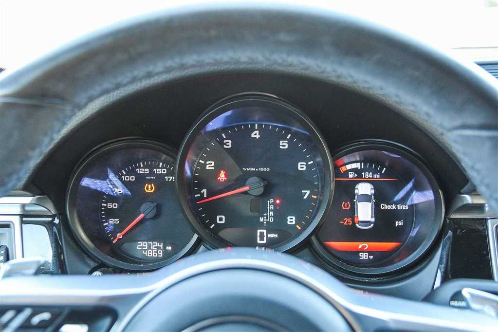 Thumbnail: 2018 Porsche Macan - 23