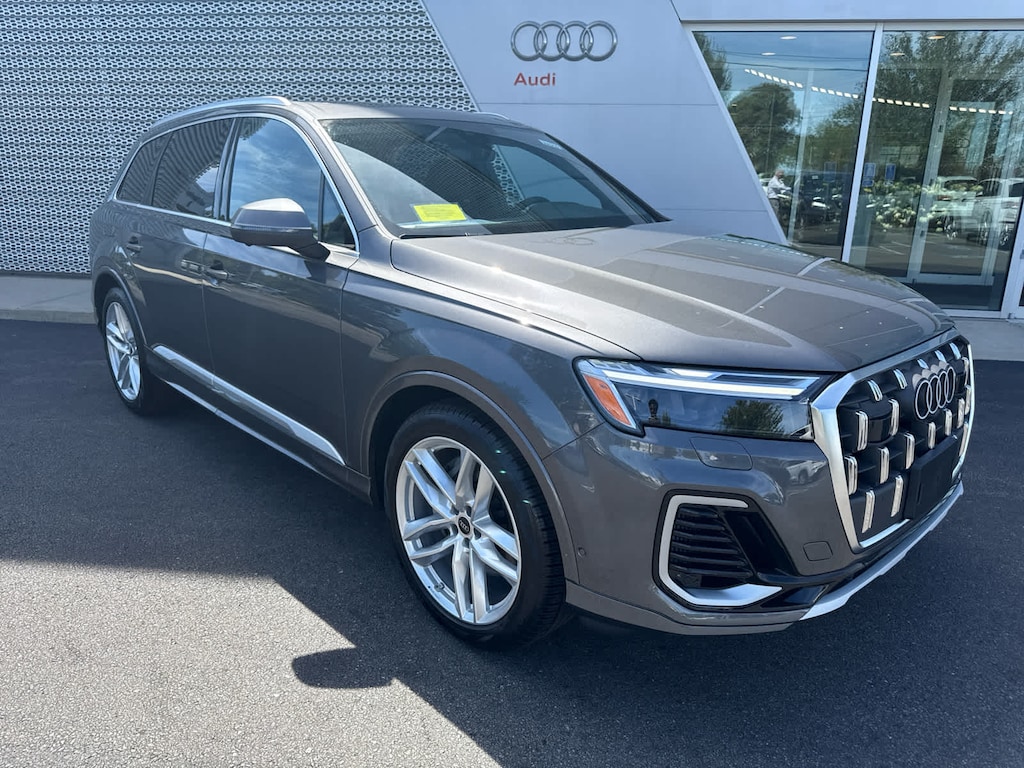New 2025 Audi Q7 Premium Plus SUV