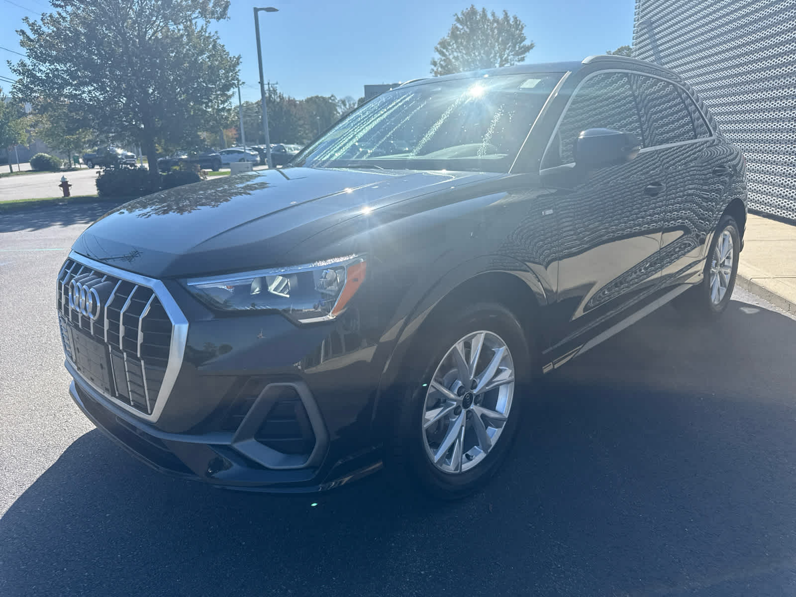 2021 Audi Q3 S line Premium photo 2