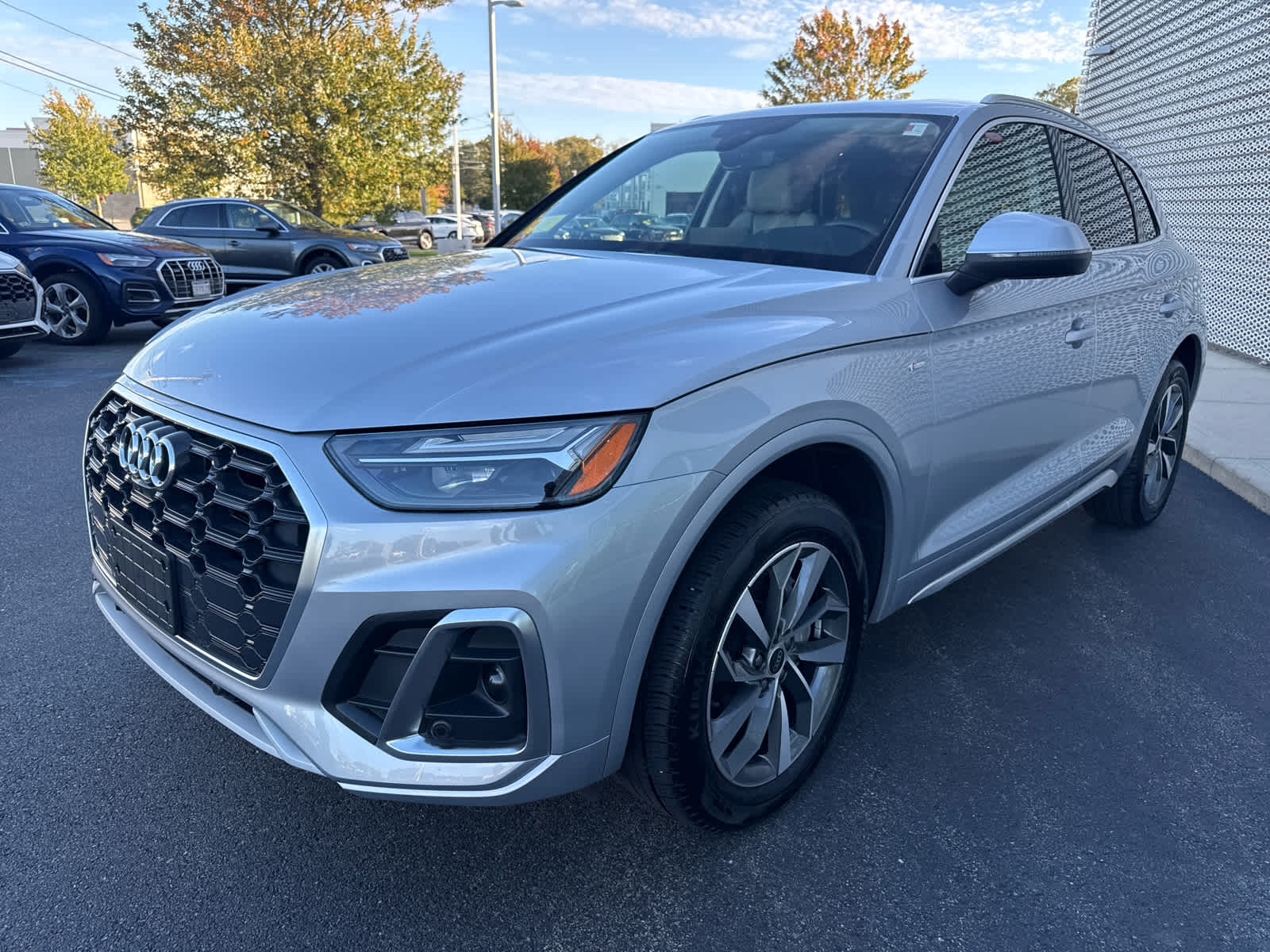 2025 Audi Q5 S line Premium Plus photo 4