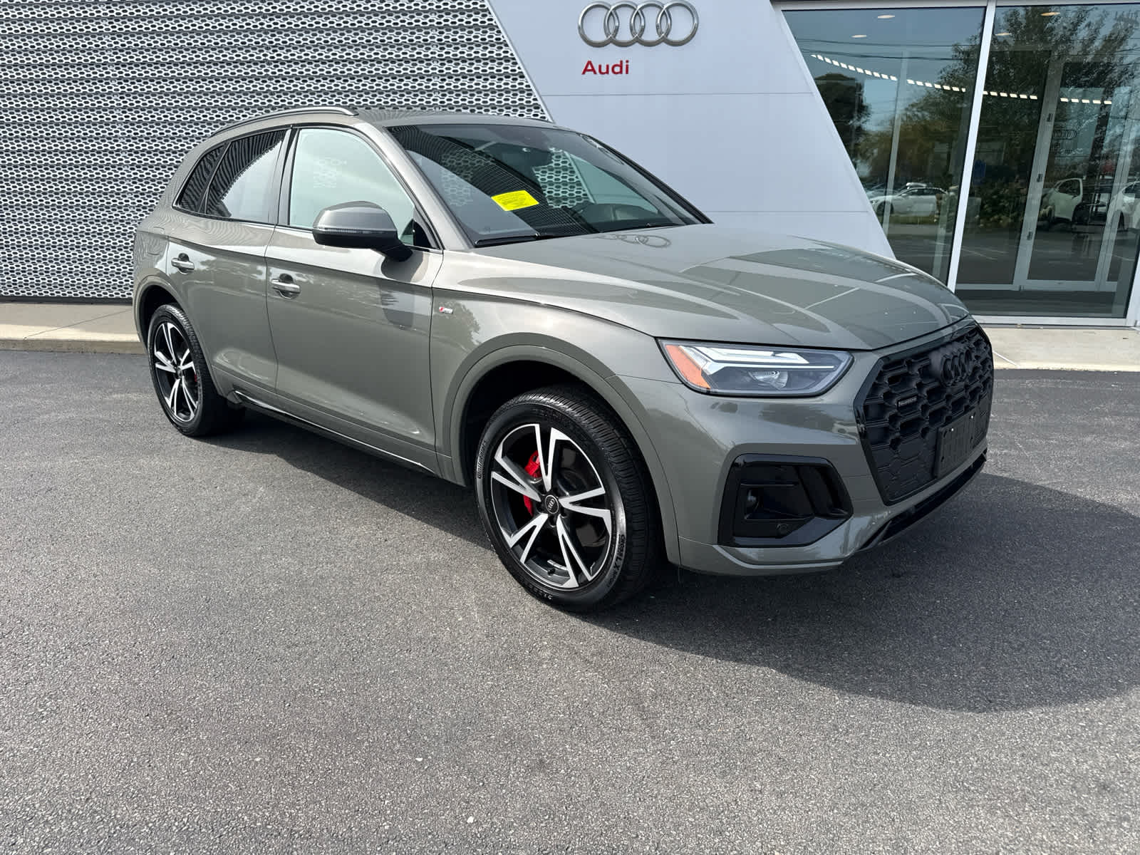 2025 Audi Q5 S line Premium Plus photo 2