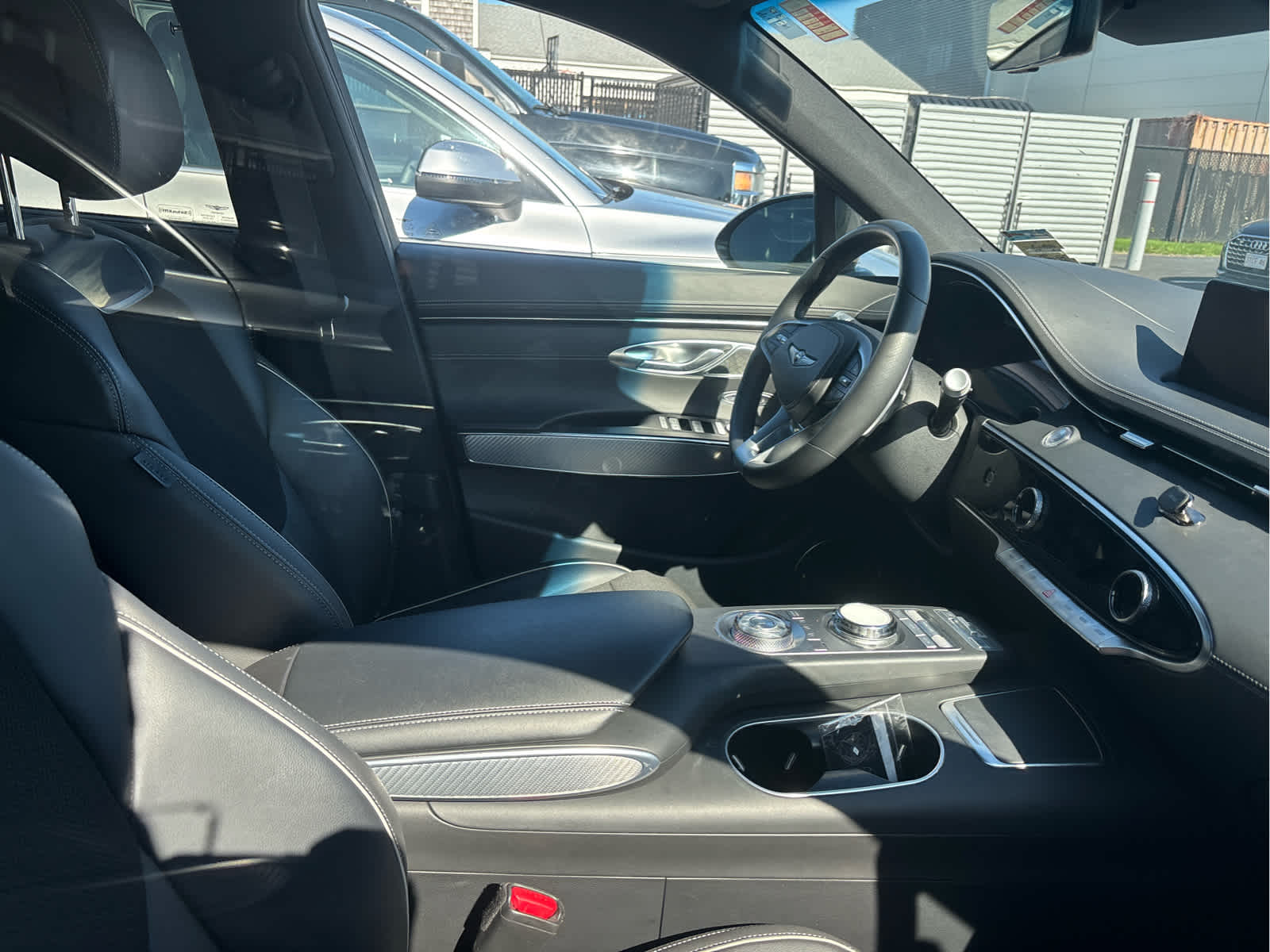 2023 Genesis GV70 2.5T photo 3