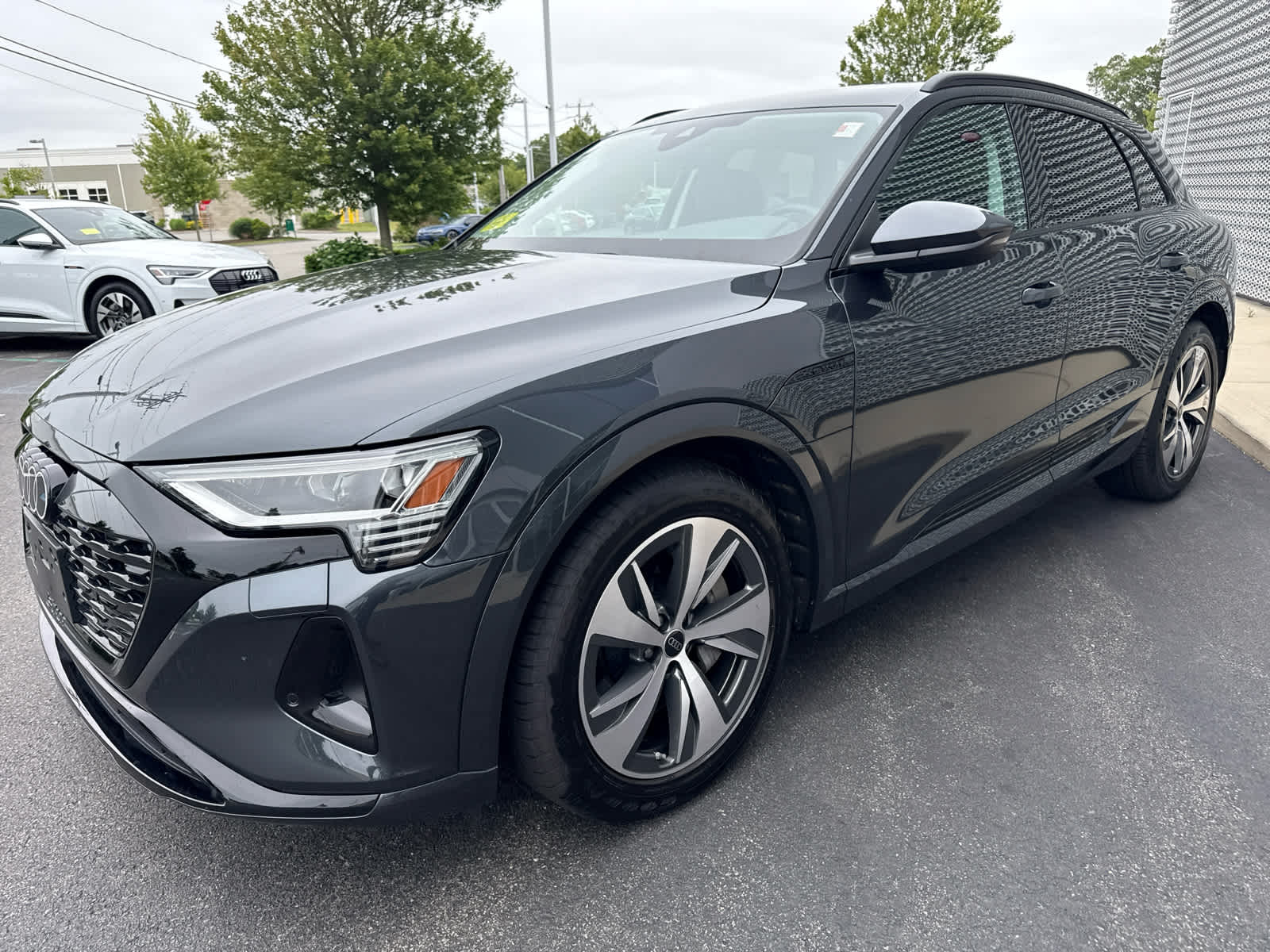 2024 Audi Q8 E-tron Premium photo 4