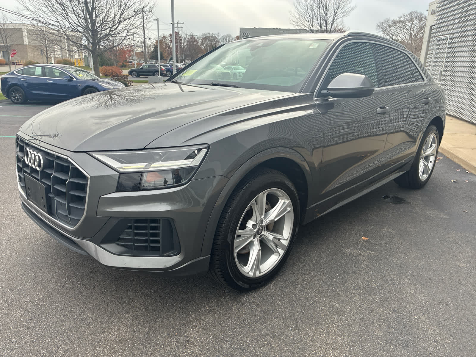 2019 Audi Q8 Premium photo 3