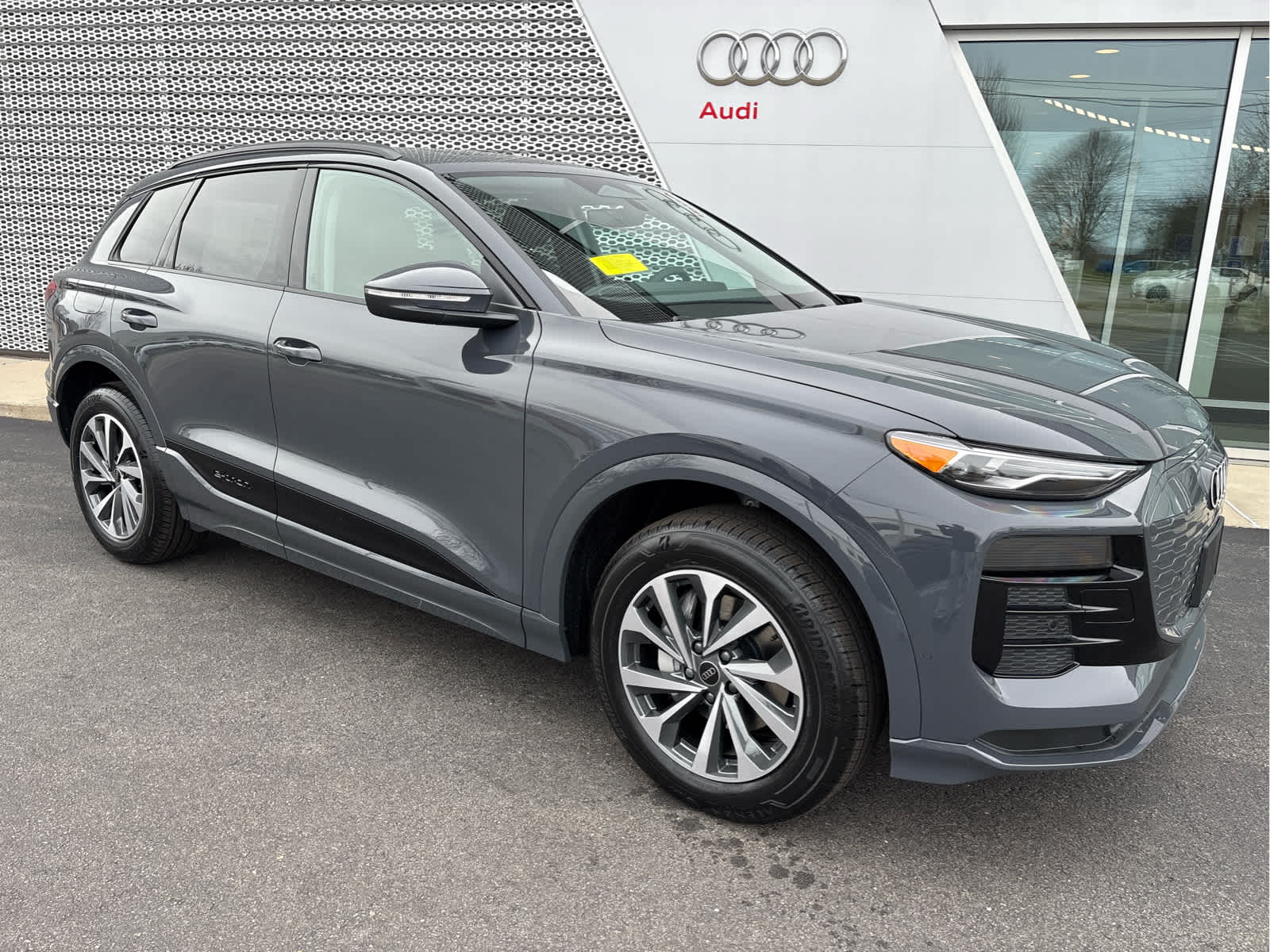 2025 Audi Q6 E-tron Premium photo 2