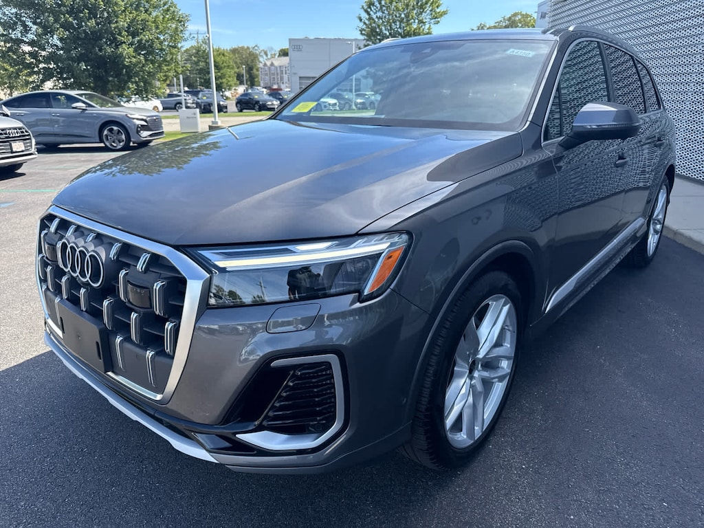 New 2025 Audi Q7 Premium Plus SUV