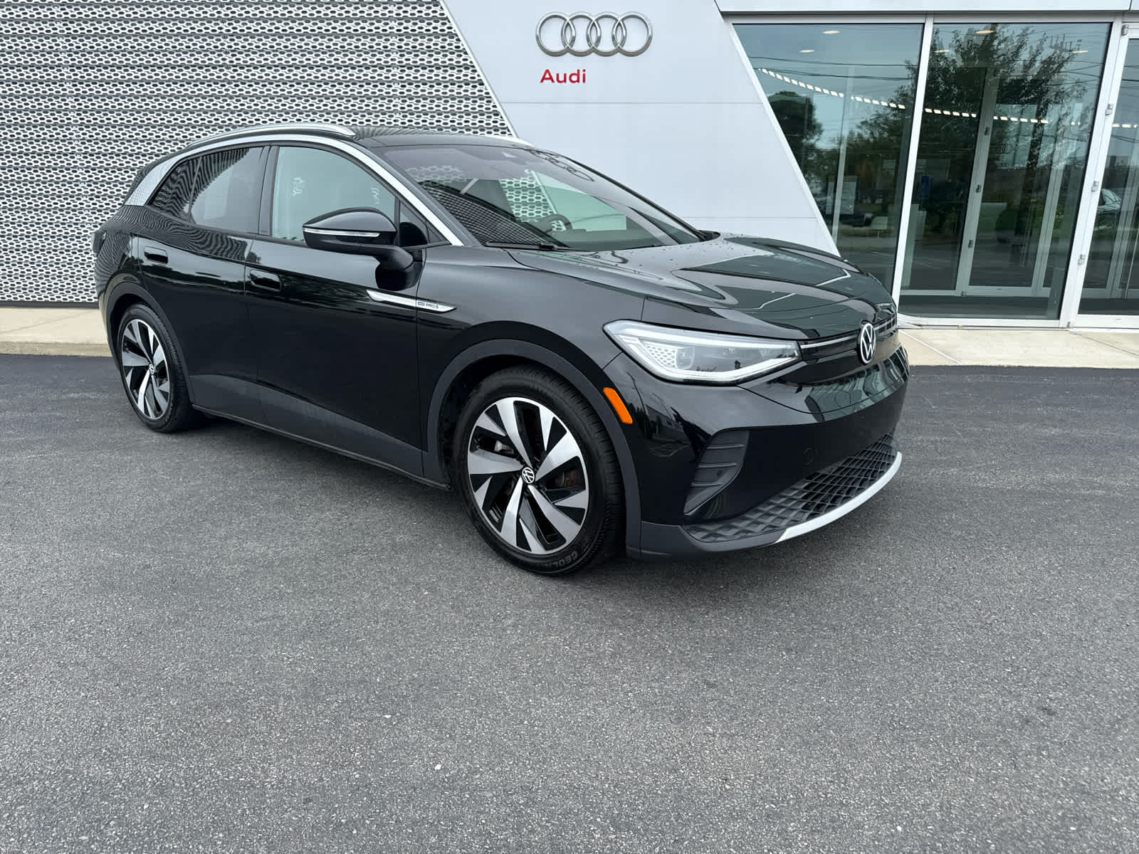 Used 2022 Volkswagen ID.4 PRO S with VIN WVGUNPE25NP042552 for sale in Barnstable, MA