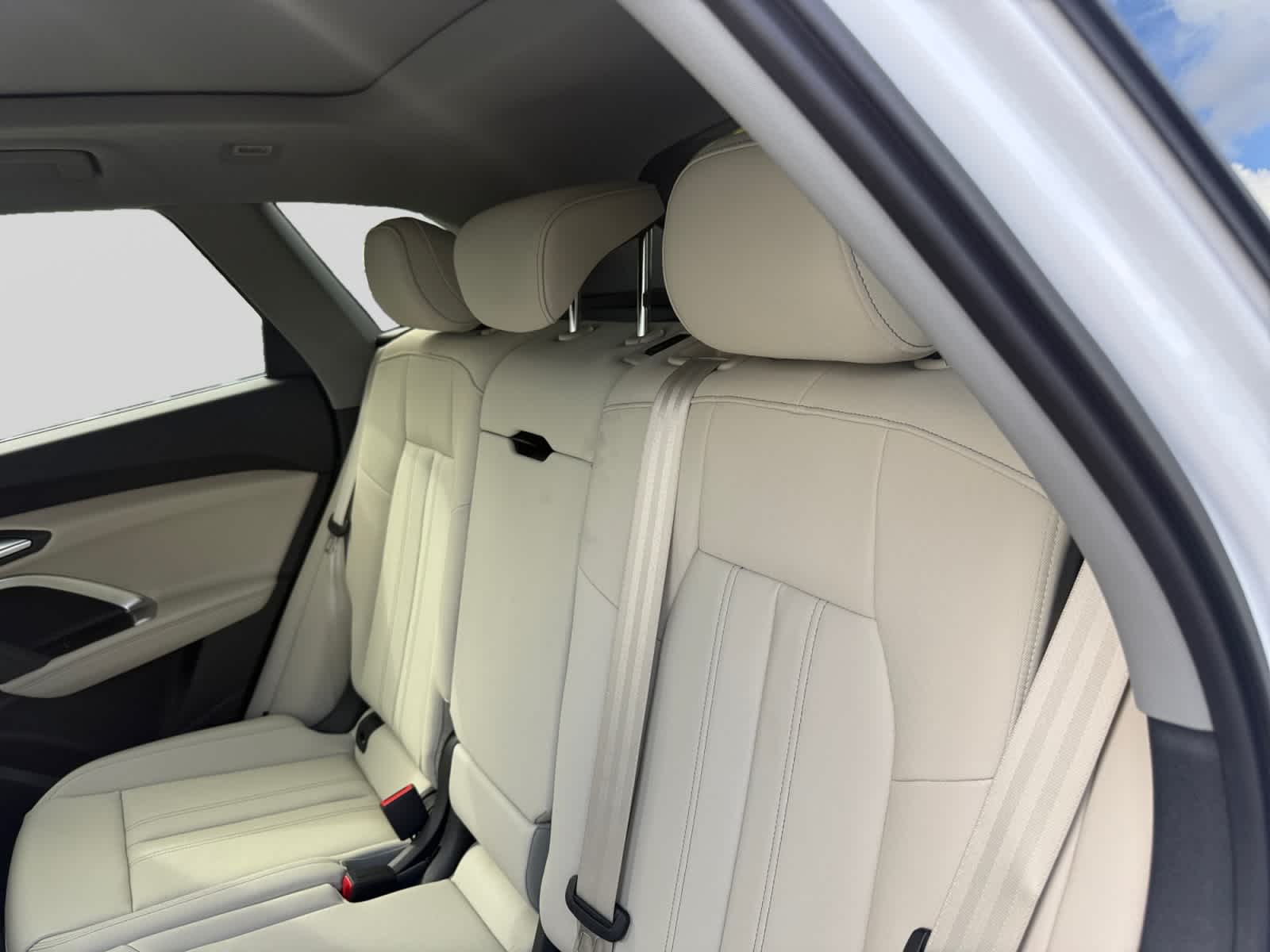 2026 Audi Q5 Premium - Photo 16