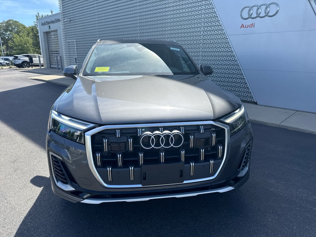New 2025 Audi Q7 Premium Plus SUV