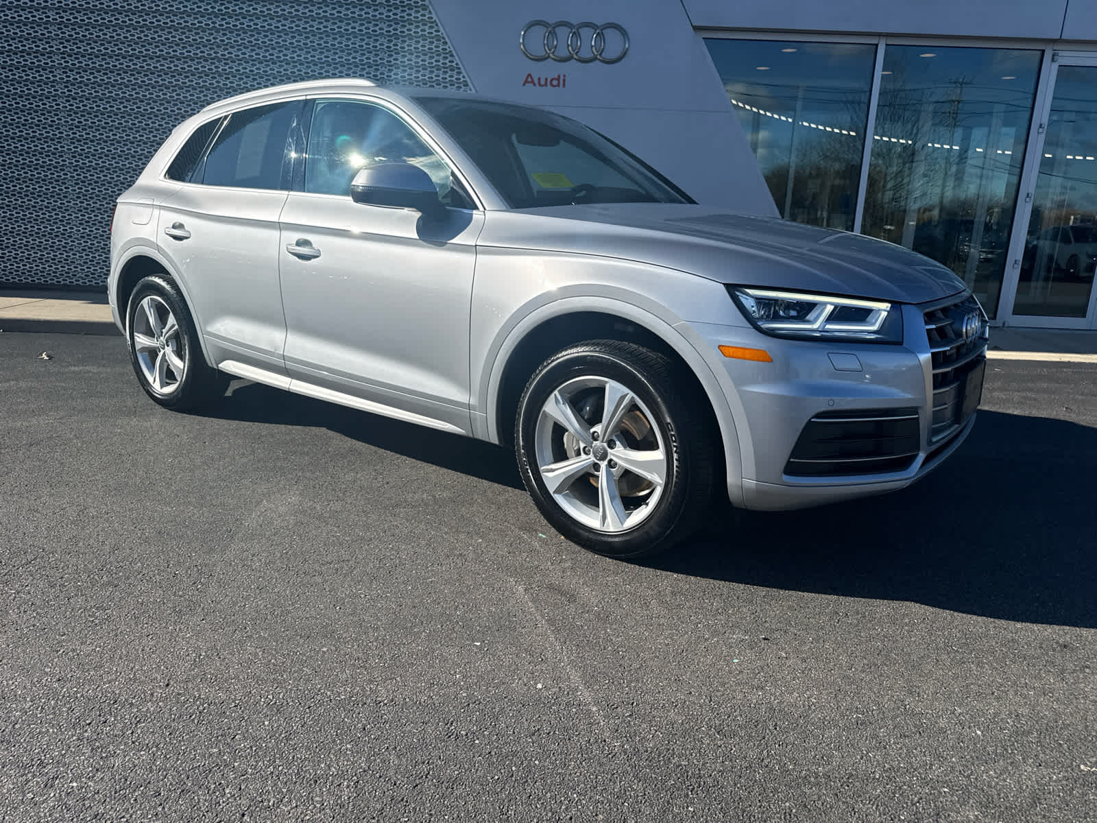 2020 Audi Q5 Premium Plus photo 2
