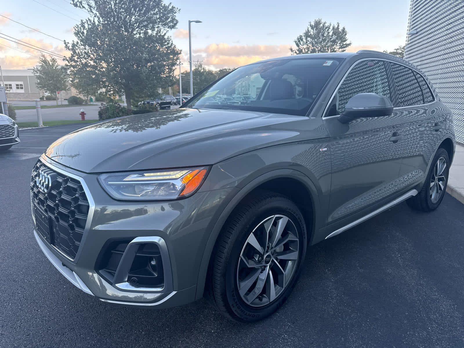 2025 Audi Q5 S line Premium Plus photo 2
