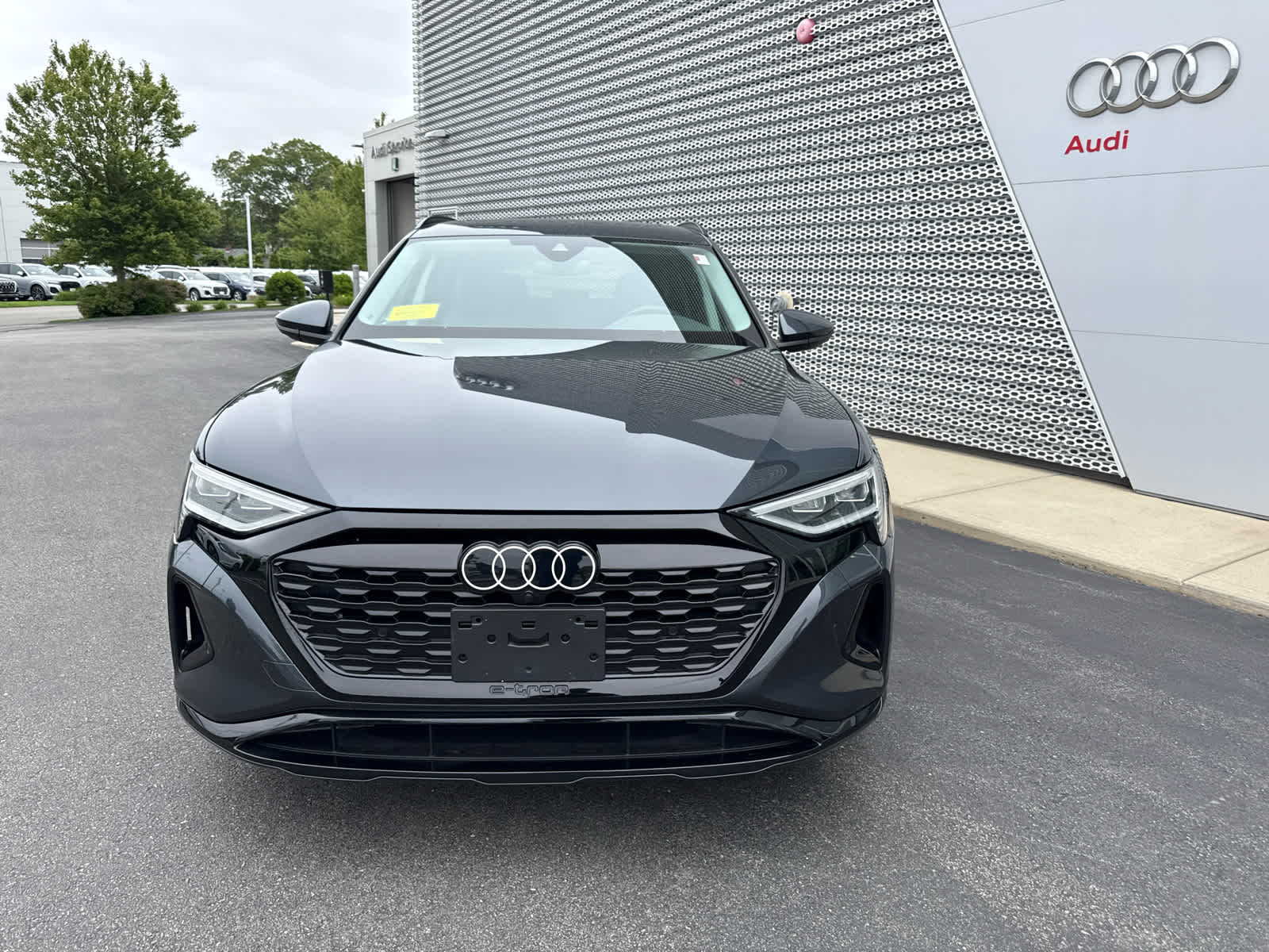 2024 Audi Q8 E-tron Premium photo 3