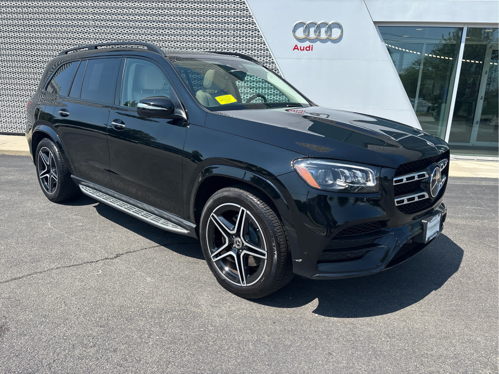 2022 Mercedes Benz GLS 450 4MATIC photo 2