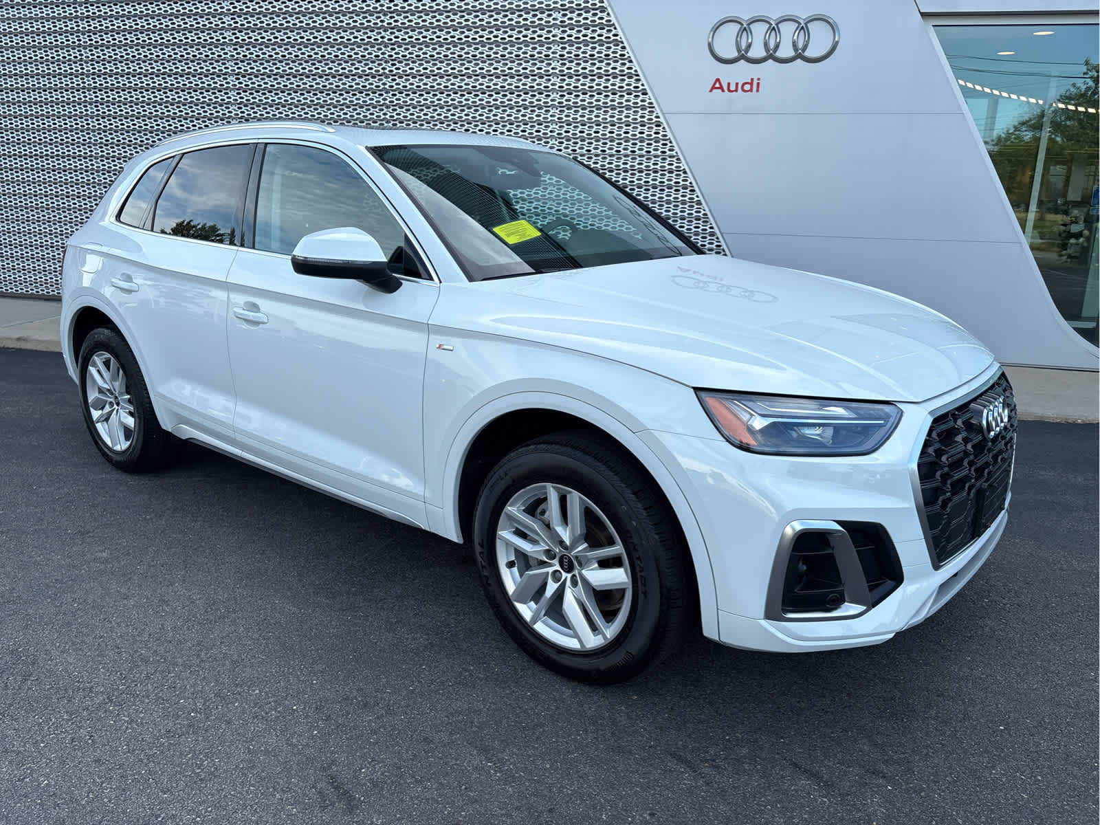 2023 Audi Q5 S line Premium photo 2