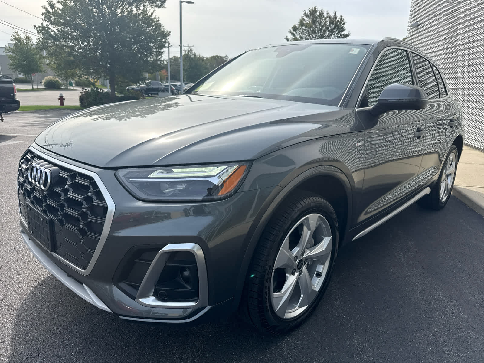 2025 Audi Q5 S line Premium Plus photo 2