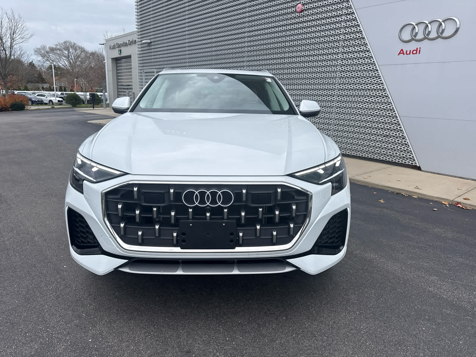 2025 Audi Q8 Premium Plus photo 3