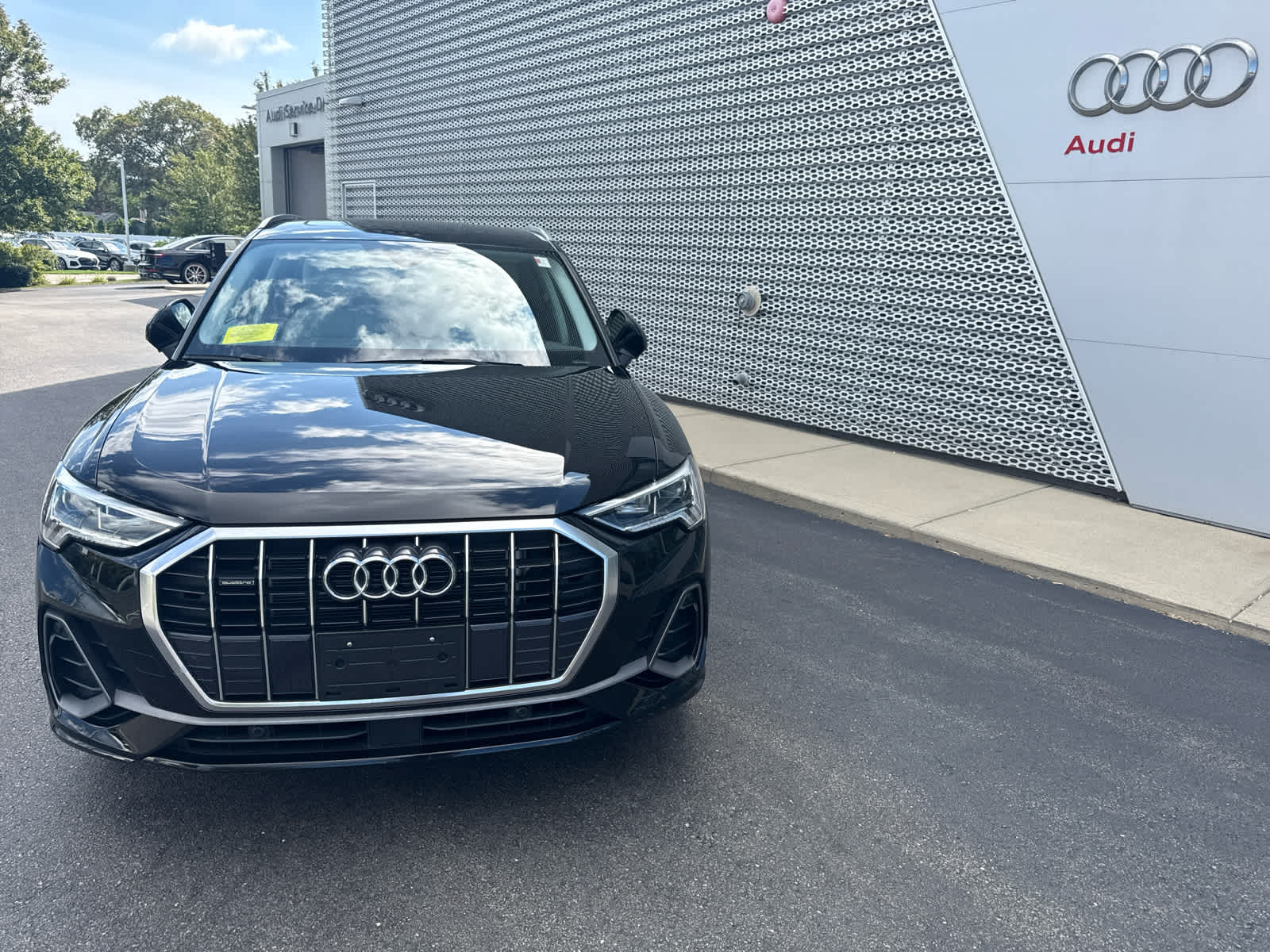 2025 Audi Q3 S line Premium photo 2