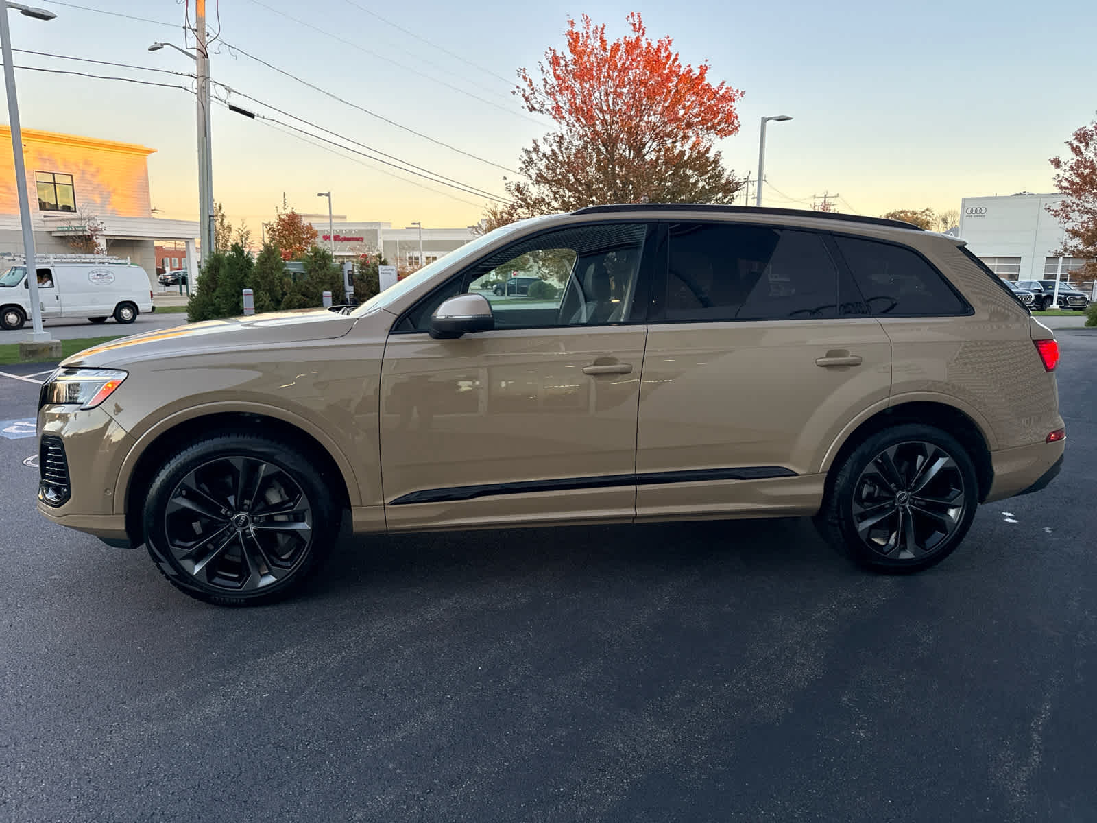 2025 Audi Q7 Premium Plus photo 3