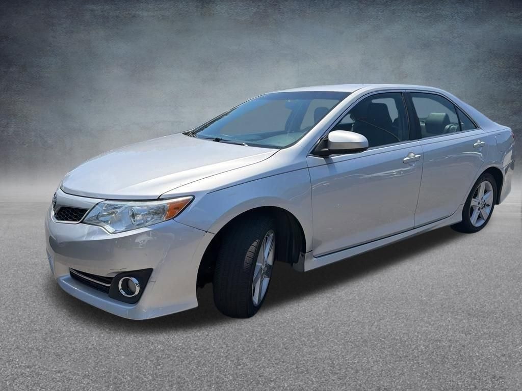Used 2013 Toyota Camry SE Sedan