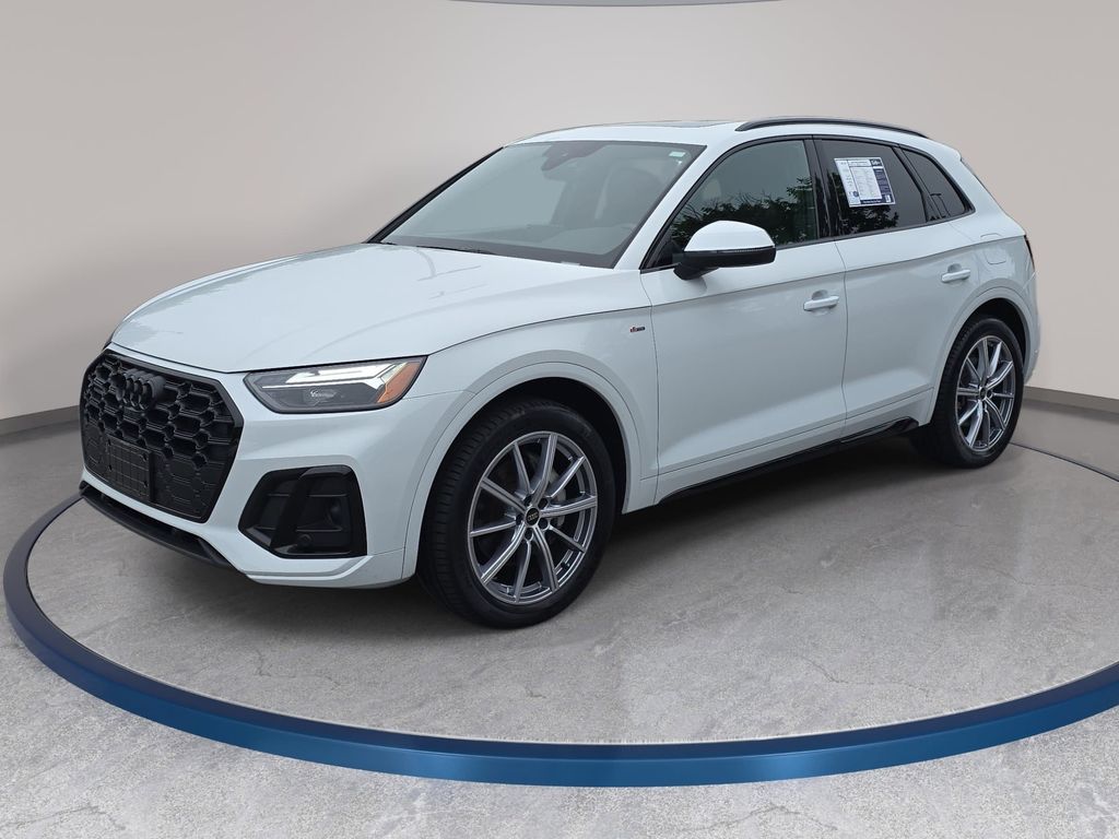 2023 Audi Q5 55 e Premium Plus's photo