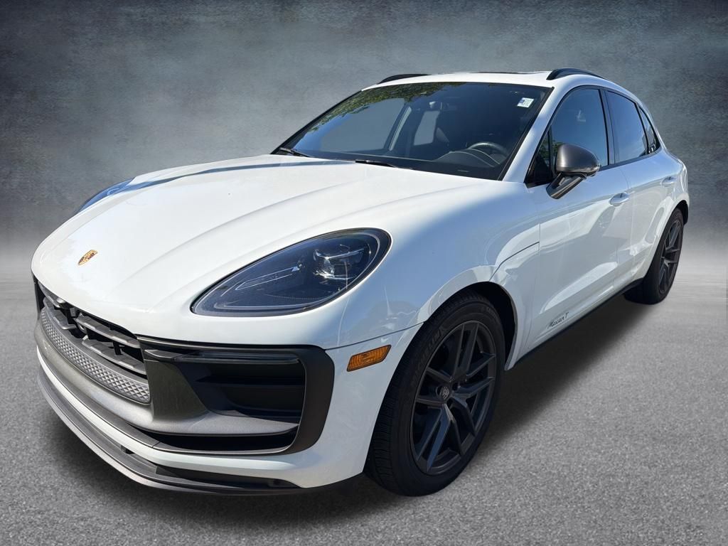 2024 Porsche Macan T's photo