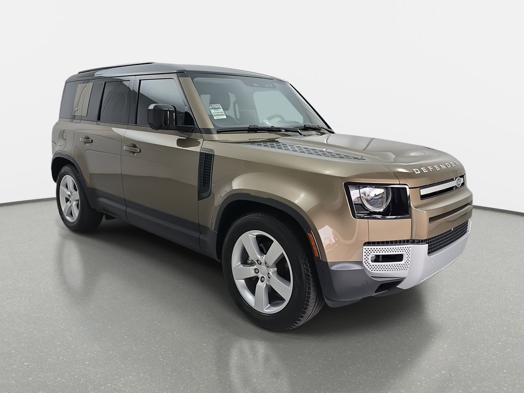 2024 Land Rover Defender 110 S photo 3