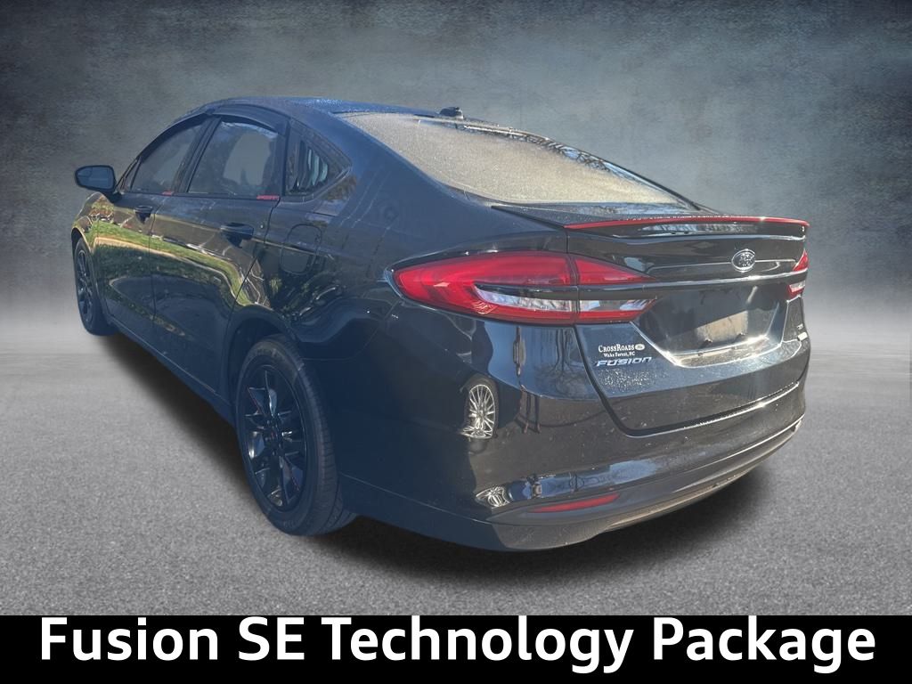 2017 Ford Fusion SE photo 2