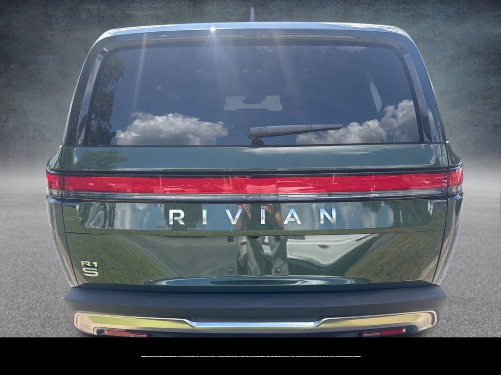 2025 Rivian R1S Adventure photo 3