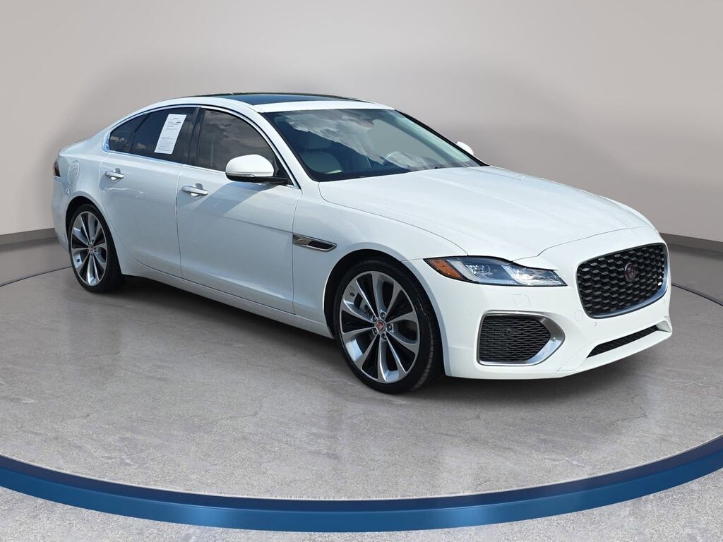 Used 2022 Jaguar XF SE Sedan
