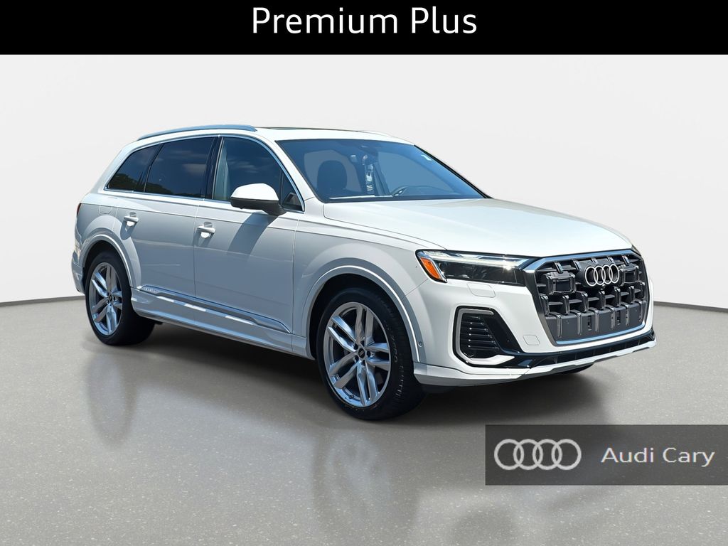2025 Audi Q7 55 Premium Plus photo 3