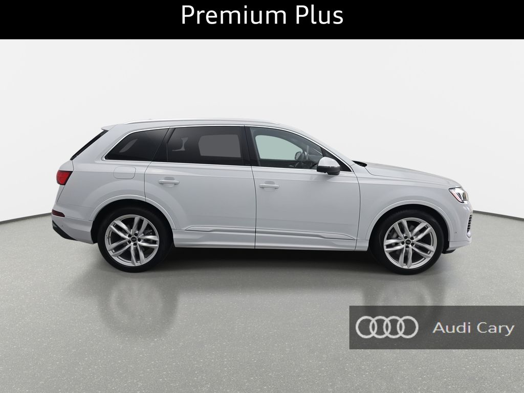 2025 Audi Q7 55 Premium Plus photo 2