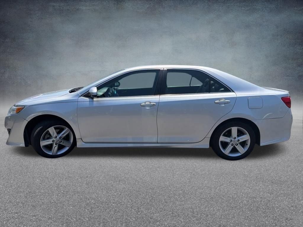 Used 2013 Toyota Camry SE Sedan