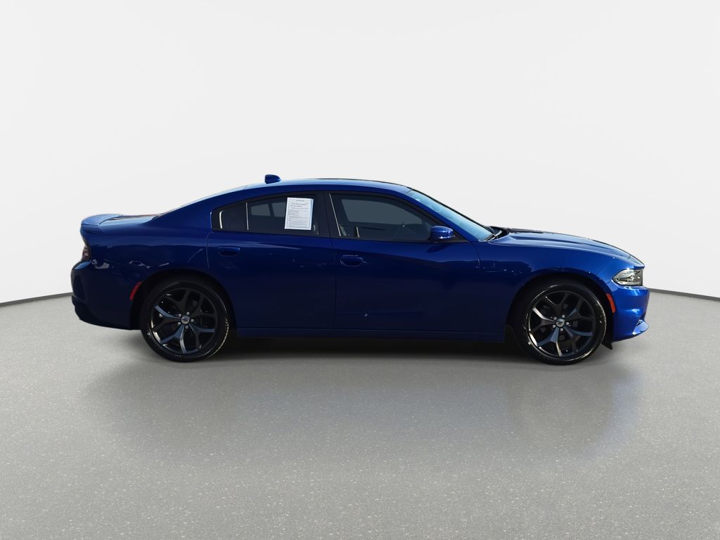 2019 Dodge Charger SXT photo 4