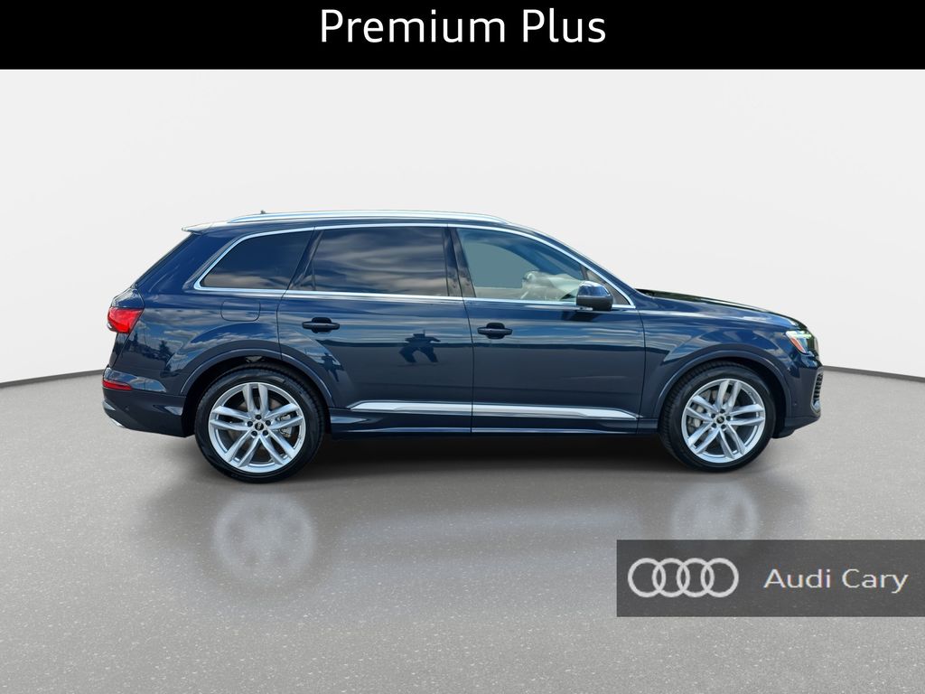 2025 Audi Q7 55 Premium Plus photo 3