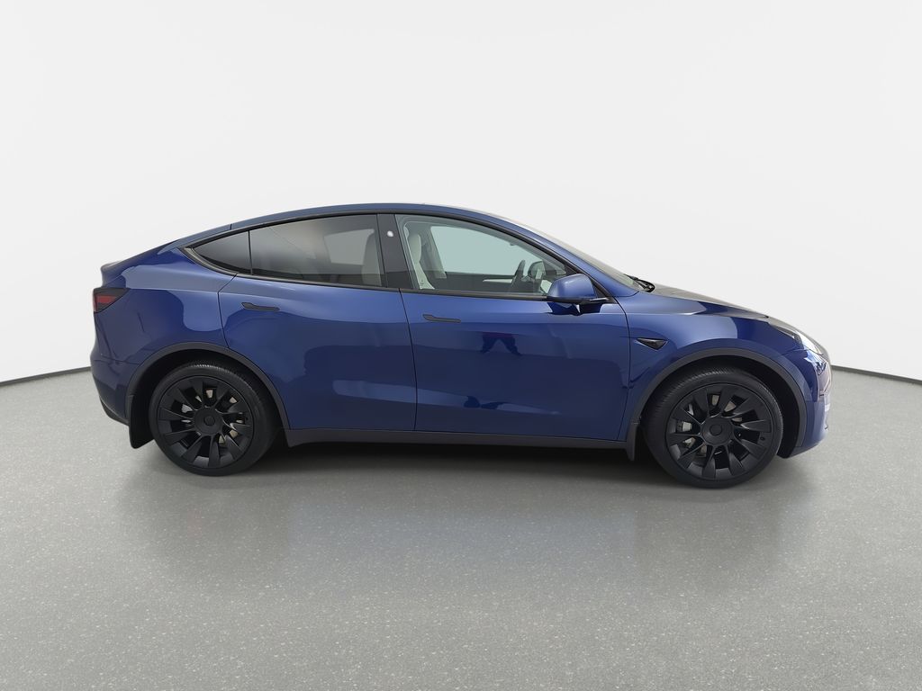 2024 Tesla Model Y Long Range photo 4