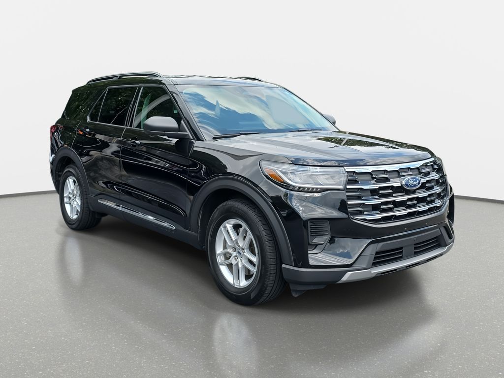 2025 Ford Explorer photo 3