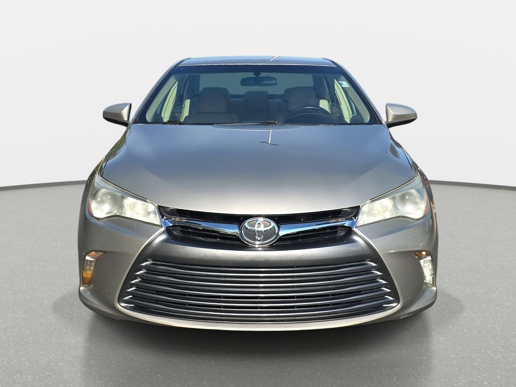 2016 Toyota Camry XLE photo 2