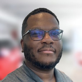 Staff member Pierre Vernet from ID_941e1bbf7b10