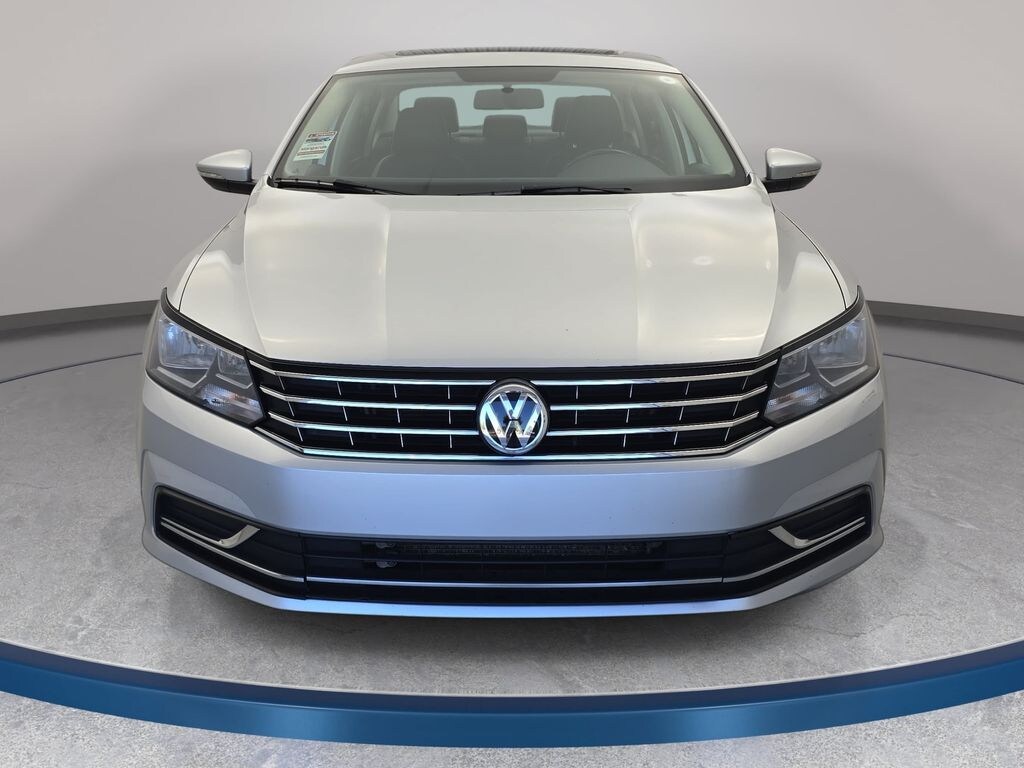 Used 2017 Volkswagen Passat 1.8T SE Sedan