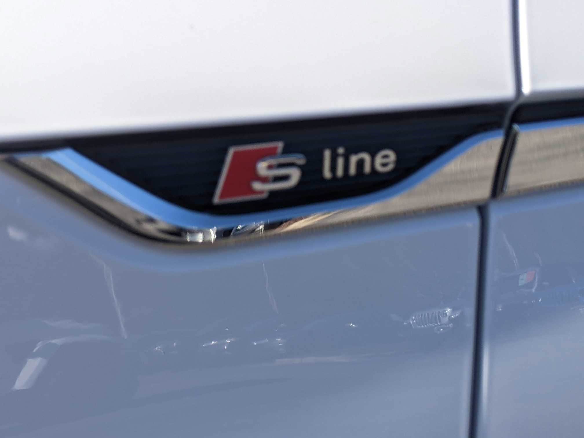 2 logo s line AUDI - Premiumvag