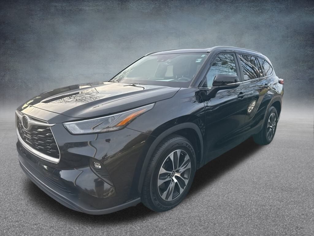 Used 2023 Toyota Highlander XLE SUV