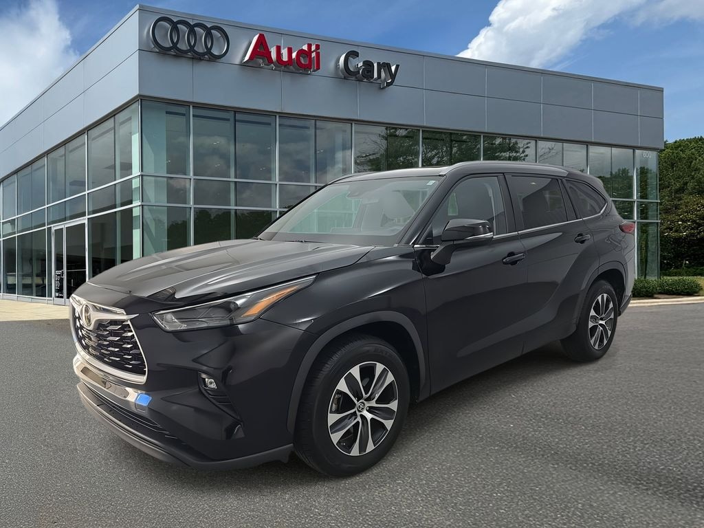 Used 2023 Toyota Highlander XLE SUV