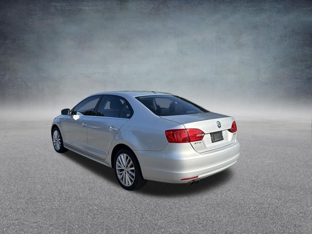 Used 2011 Volkswagen Jetta SEL Sedan