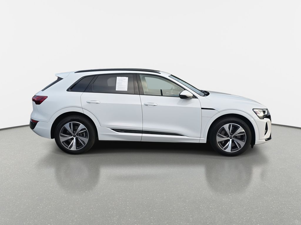 2024 Audi Q8 E-tron Premium photo 4